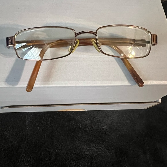 This is a pair coach eyeglasses - Picture 3 of 6